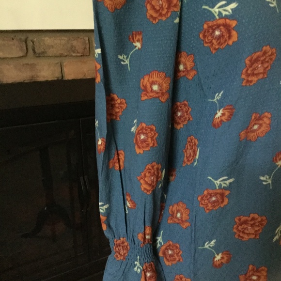 Ella Moon XS floral tie blue, rust smock key hole - Picture 3 of 7